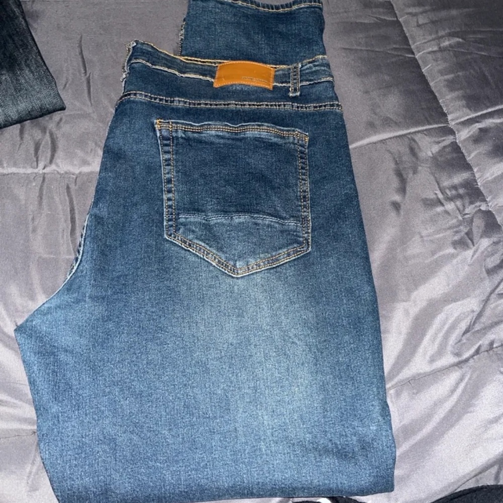 Blue Straight Fit Jeans with Classic Indigo Hue